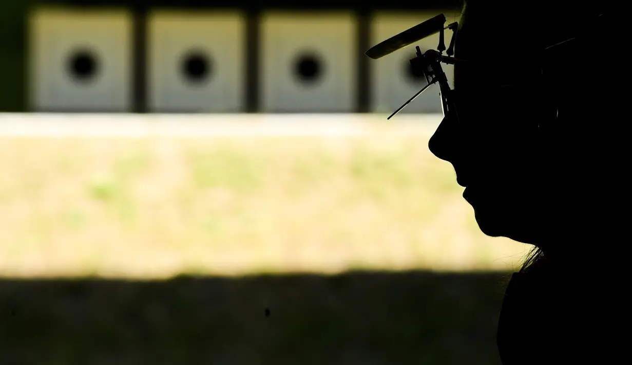 Monika Karsch dari Jerman saat mengikuti kualifikasi kejuaraan tembak wanita pistol 25m di Olimpiade Eropa 2019 di Minsk (25/6/2019). Pesta Olahraga Eropa ke-2 2019 di Minsk, Belarus dimulai dari 21 Juni sampai 30 Juni 2019. (AFP Photo/Kirill Kudryavtsev)
