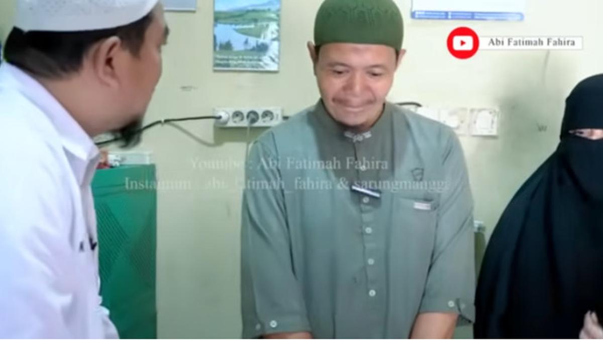 Sering Bolos Masuk Kerja, Pria Ini Rela Urus Sang Ibu yang Sedang Sakit