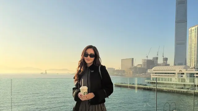 Dari Sporty sampai Feminin, Gaya Liburan Ranty Maria di Hong Kong yang Stylish dan Effortless