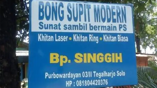 6 Spanduk Jasa Khitan Paling Nyeleneh, Lucunya Enggak Ketulungan