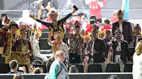 Menampilkan Filosofi Budaya Indonesia, Kostum Kontingen Indonesia saat Defile Pembukaan Paralimpiade 2024 Curi Perhatian