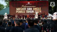 Komisi Pemilihan Umum (KPU) RI secara resmi meluncurkan maskot dan jingle untuk gelaran pesta demokrasi Pemilu serentak 2024 di Ancol, Jakarta, Jumat (2/12/2022). Peluncuran maskot dan jingle Pemilu 2024 tersebut dilakukan langsung oleh Ketua KPU Hasyim Asy'ari dan jajarannya. (Liputan6.com/Johan Tallo)