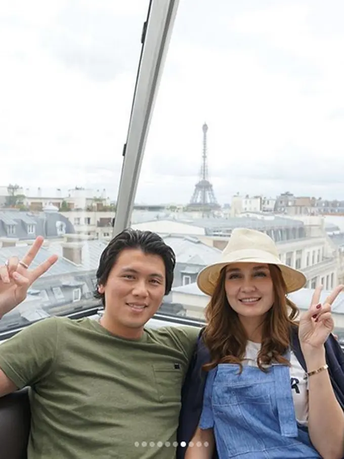 [Bintang] Luna Maya dan Reino Barack