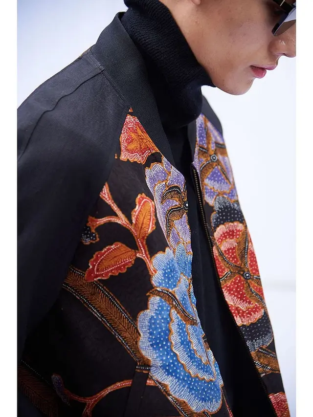 Batik Iwan Tirta Muncul di Koleksi Terbaru Kim Seo-ryong, Desainer Favorit Aktor Papan Atas Korea Selatan