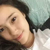 Tatjana Saphira dikabarkan paacaran dengan Herjunot Ali, namun entah mengapa ia enggan berkomentar mengenai hubungannya itu.