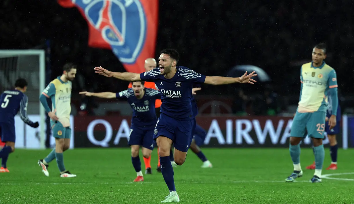 Di menit tambahan waktu babak kedua, pada menit ke-90+3, Goncalo Ramos berhasil mencetak gol penutup kemenangan Paris Saint-Germain atas Manchester City. (Thomas SAMSON/AFP)