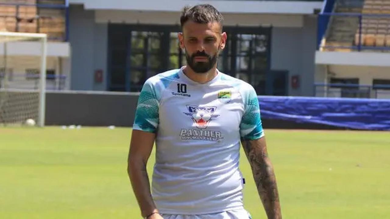 Sosok Pemain ini Cetak Gol ke Gawang Persita, Namun Langsung Minta Maaf ke Rekannya di Persib Gara-gara ini