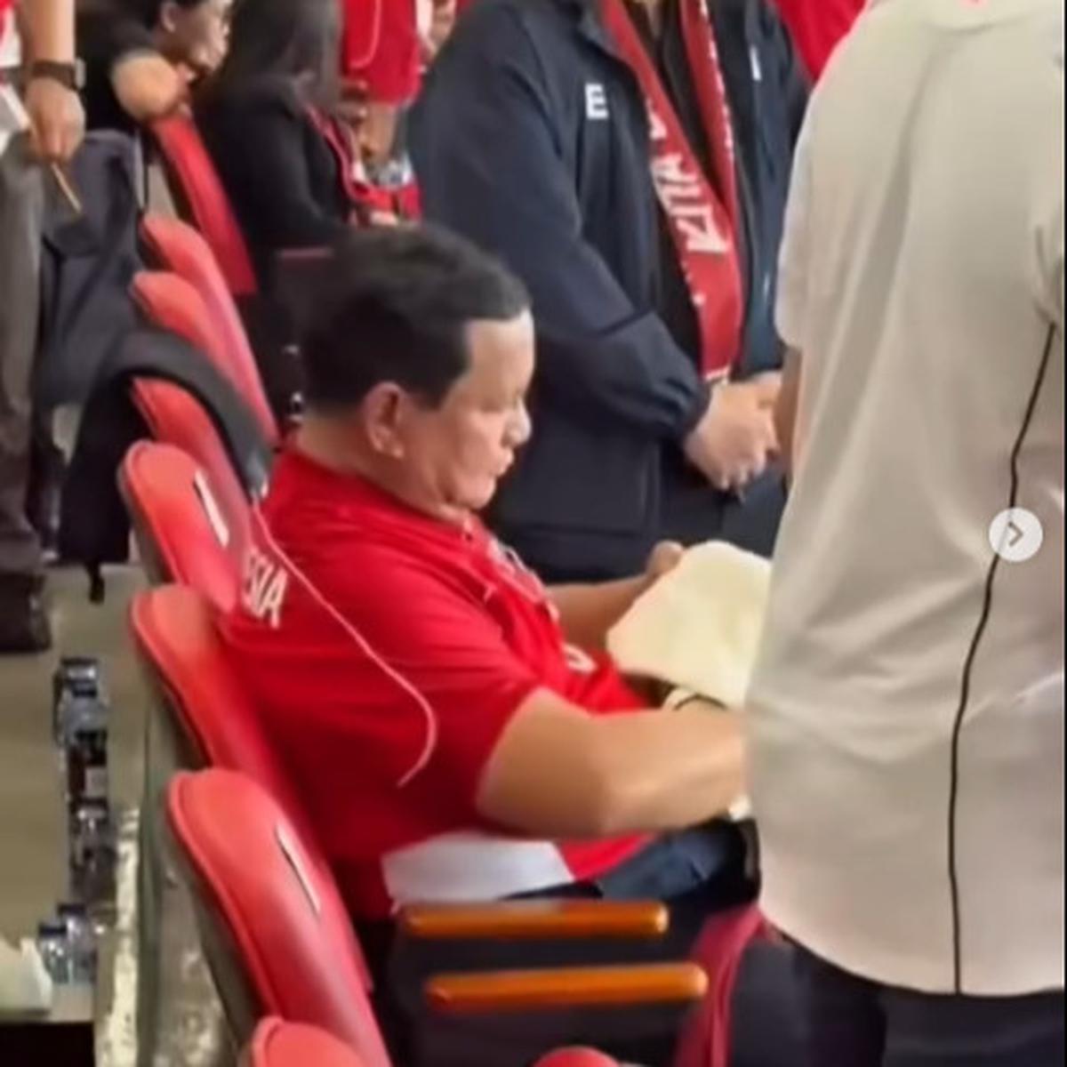 Potret Raffi Ahmad Duduk Dekat Presiden Prabowo Saksikan Timnas Indonesia di GBK, Pergi Naik MRT Demi Hindari Macet