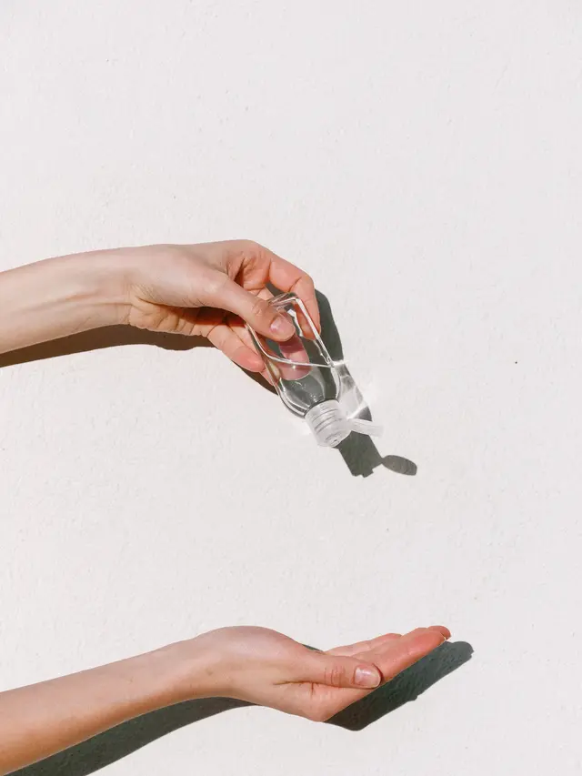 ilustrasi area tubuh yang tidak boleh terkena parfum/Anna Shvets/pexels