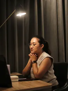 7 Sikap Elegan Menghadapi Orang yang Pernah Menghancurkan Hidupmu./Copyright Fimela/Adrian Putra