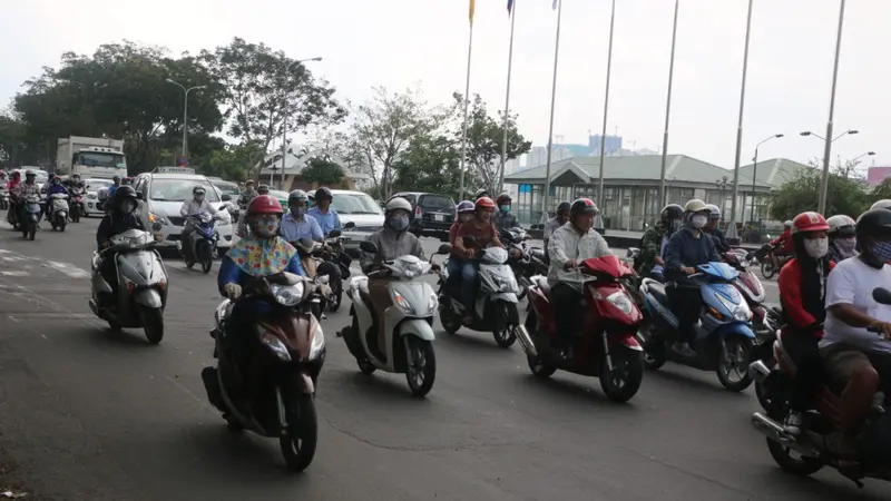 Sekilas Lalu Lintas Sepeda Motor di Vietnam