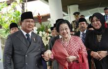 FOTO: Momen Kebersamaan Prabowo dan Megawati saat Upacara Hari Lahir Pancasila