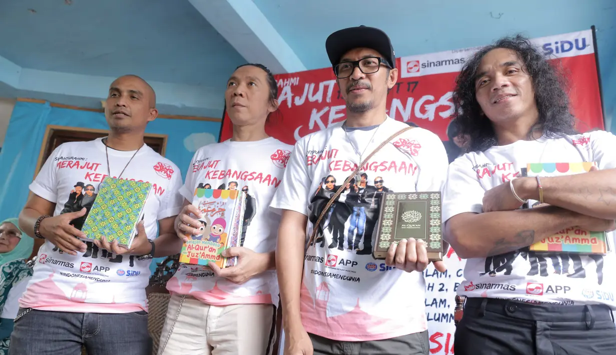 Kali ini Slank bekerja sama denan Budayawan Zastrouw Al Ngatawi dan Asia Pulp & Paper (APP) Sinar Mas akan mengadakan serangkaian tur yang bertajuk Silaturahmi: Merajut Kebangsaan. (Nurwahyunan/Bintang.com)