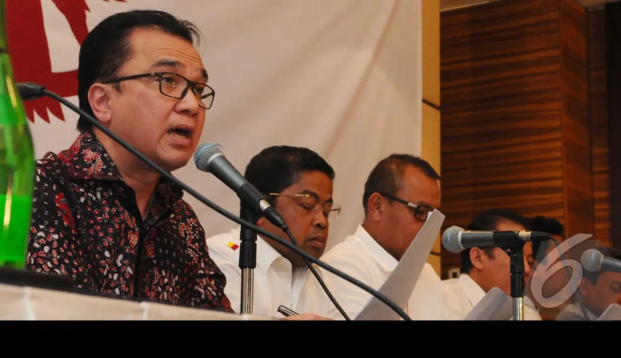 Tantowi menjelaskan Sikap Koalisi Merah Putih Kami mengakui dan menerima hasil keputusan MK, semua barang bukti sudah kami sampaikan tapi sistem MK tidak mengindahkan bukti – bukti yang kami ajukan (Liputan6.com/Andrian M Tunay)