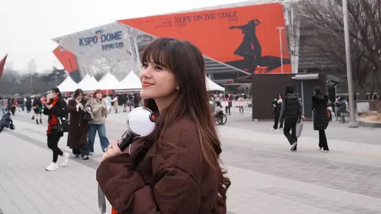 6 Potret Audi Marissa Nonton Konser J-Hope BTS di Korea, Anthony Xie Jaga Anak