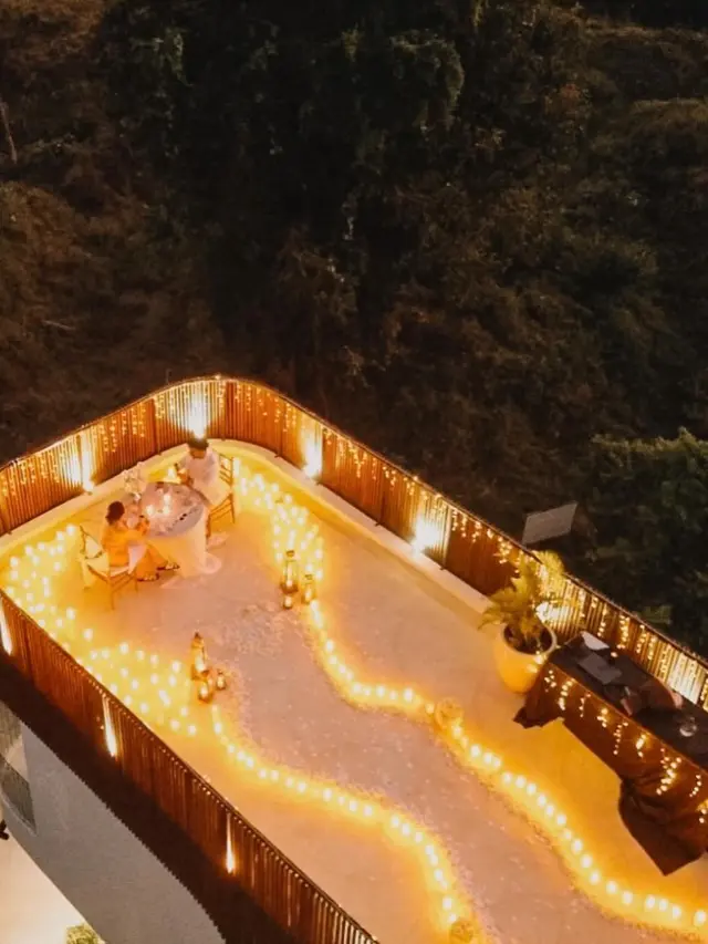 Potret Dinner Anniversary Aaliyah Massaid dan Thariq Halilintar di Bali