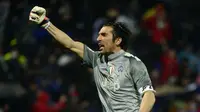 Buffon  yang mengoleksi 176 caps bersama Gli Azzurri itu meraih banyak gelar semasa berseragam Juventus. Buffon mengantarkan Juventus meraih 10 gelar scudetto, lima kali juara Coppa Italia dan lima trofi Piala Super Italia. Di level timnas, Buffon sukses mengangkat trofi Piala Dunia tahun 2006. (AFP/Olivier Morin)