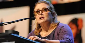 Akhir tahun 2016 lalu industri perfilman dunia kehilangan salah satu aktris legendnya. Carrie Fisher, pemeran Princess Leia di Star Wars ini meninggal dikarenakan penyakit jantung yang dideritanya. (AFP/Bintang.com)