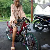 [Bintang] 3 Tipe Pengandara Nyebelin Motor di Jalan Raya