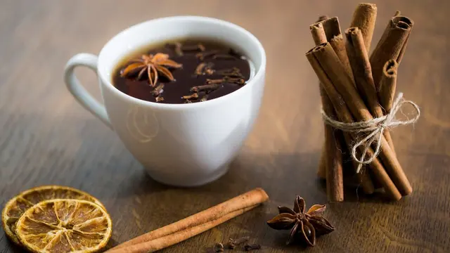 seduhan kayu manis yang menghangatkan
