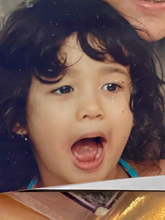 7 Potret Lawas Nurra Datau, Putri Ine Febrianty yang Kini Genap Berusia 19 Tahun