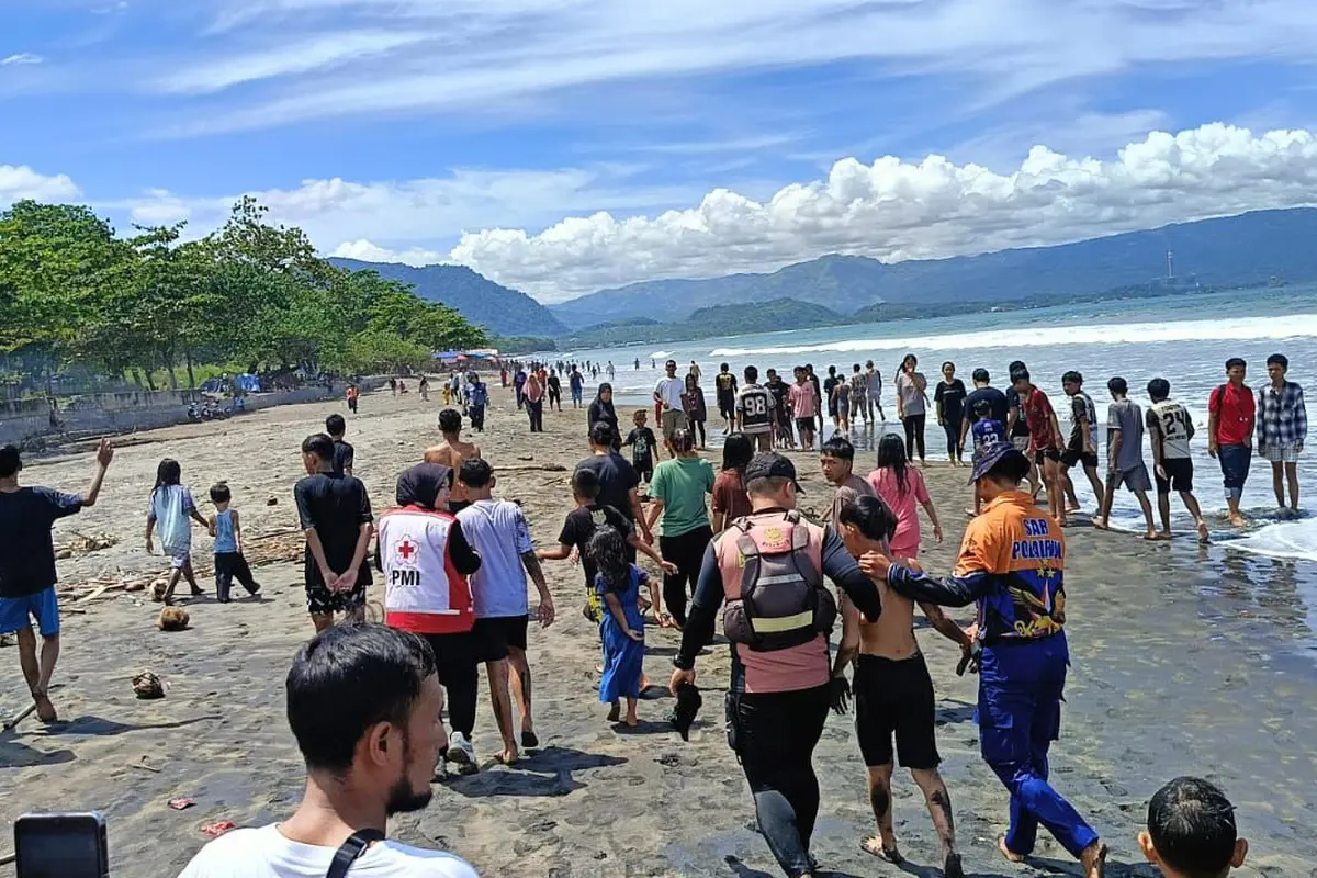 Tiga remaja asal Bogor dilaporkan terseret arus kuat saat sedang berenang di kawasan Pantai Wisata Istiqomah, Citepus, Kabupaten Sukabumi, Selasa (24/3/2026) (Istimewa)