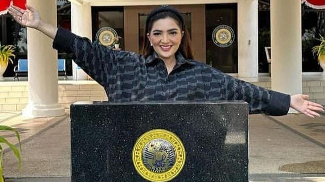 Potret Ashanty Kembali Lanjutkan Kuliah S2 di Universitas Airlangga, Begini Respon Krisdayanti
