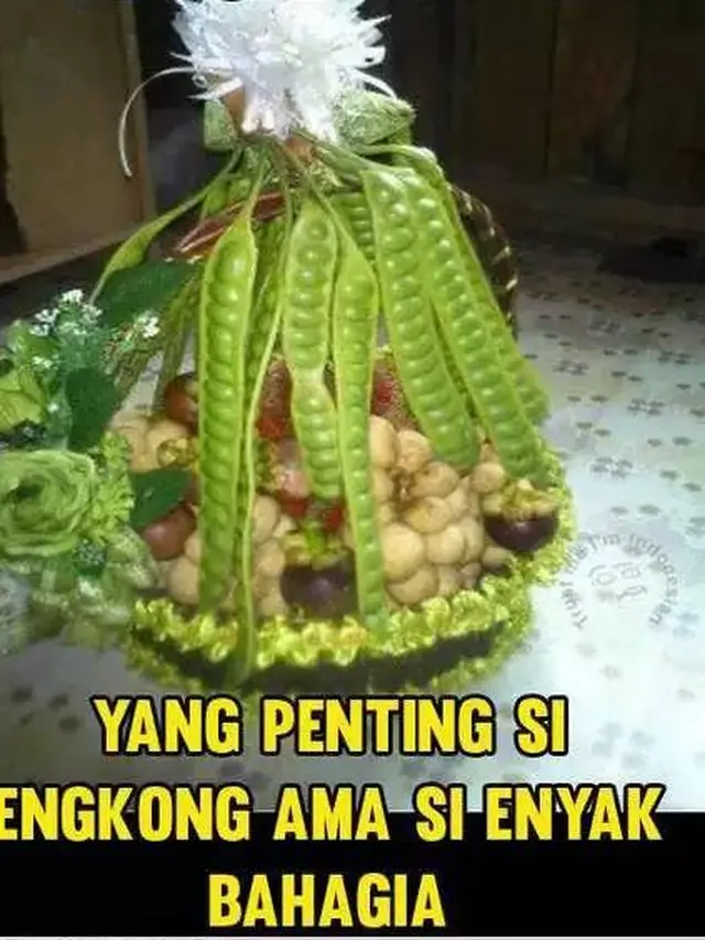8 Potret Nyeleneh Parsel Lebaran, Ada Hasil Bumi Hingga Uang