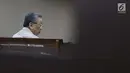 Terdakwa korupsi pengelolaan dana pensiun PT Pertamina, Edward Soeryadjaya saat sidang putusan di PN Jakarta Pusat, Kamis (10/1). Edward dinyatakan bersalah, dihukum 12 tahun 6 bulan penjara, denda Rp 500 juta. (Liputan6.com/Helmi Fithriansyah)