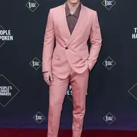 KJ Apa di People's Choice Awards 2019 (FOTO: Splashnews)