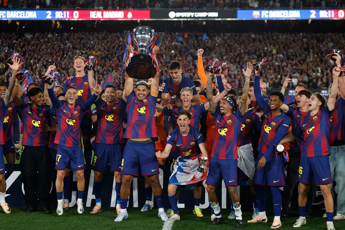 Foto: Momen Suka Cita Para Pemain Barcelona setelah Kunci Gelar Juara Liga Spanyol dan Tumbangkan Real Madrid di Laga El Clasico