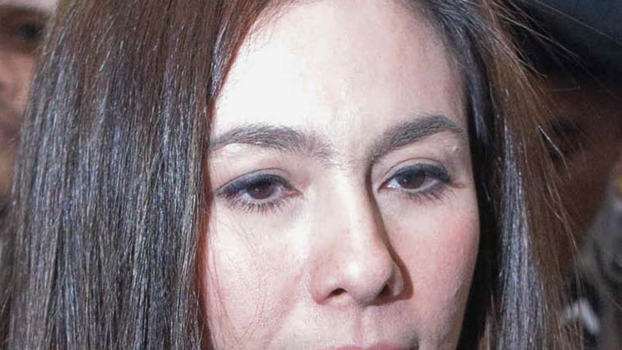 FOTO: Ekspresi Wulan Guritno Penuhi Panggilan Polisi Terkait Promosi Judi Online