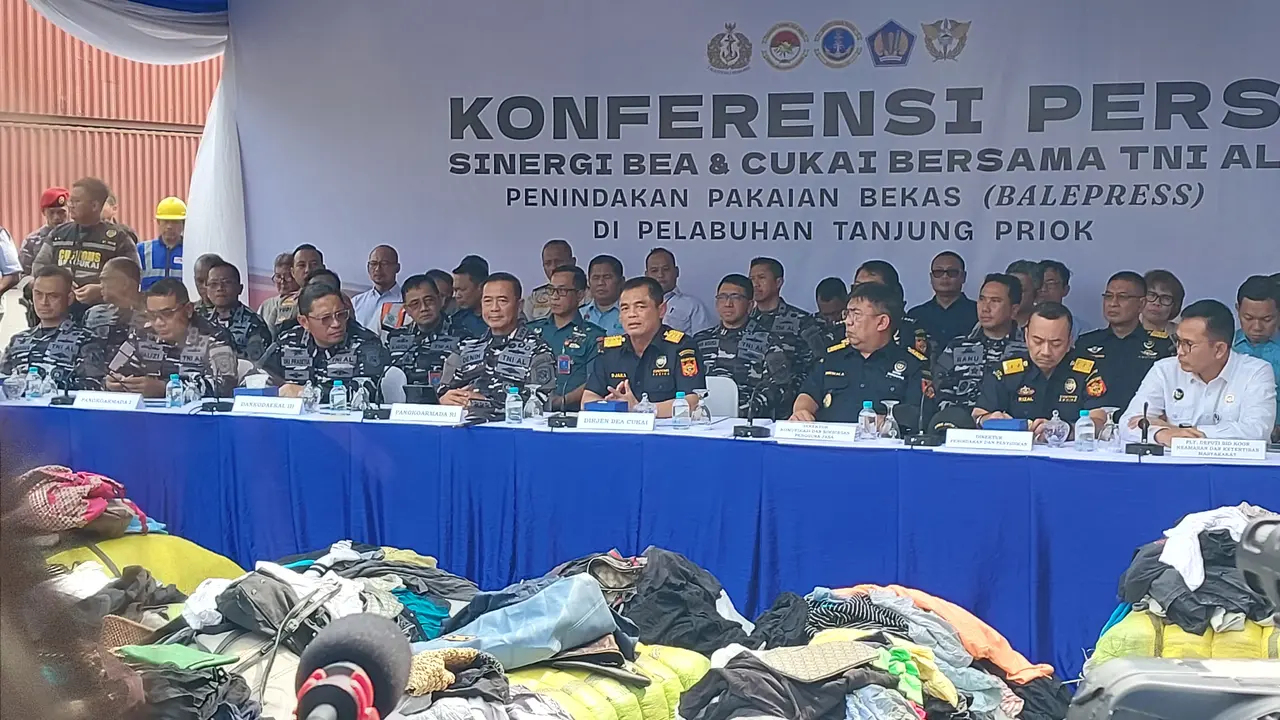 Konferensi Pers Bea Cukai Kemenkeu di Pelabuhan Tanjung Priok, Jakarta, Kamis (14/8/2025). (Foto: Liputan6.com/Arief RH)