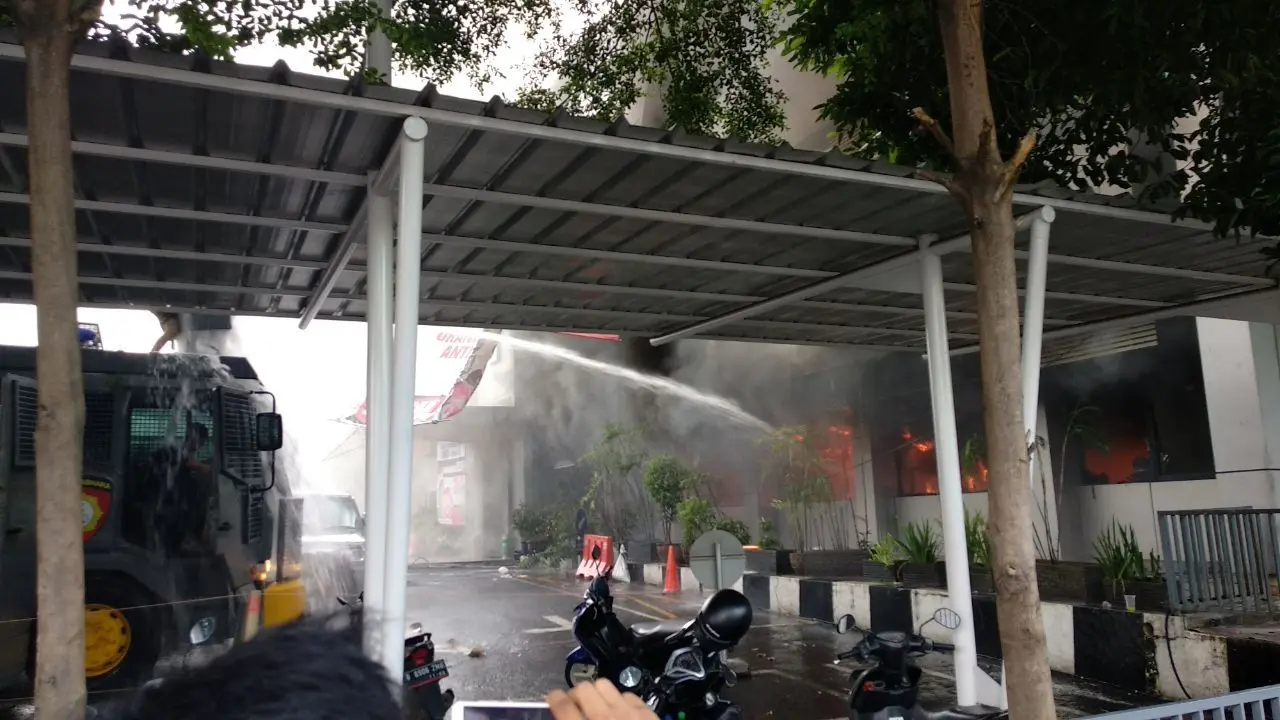 Kebakaran terjadi di Gedung SDM Polda Metro Jaya