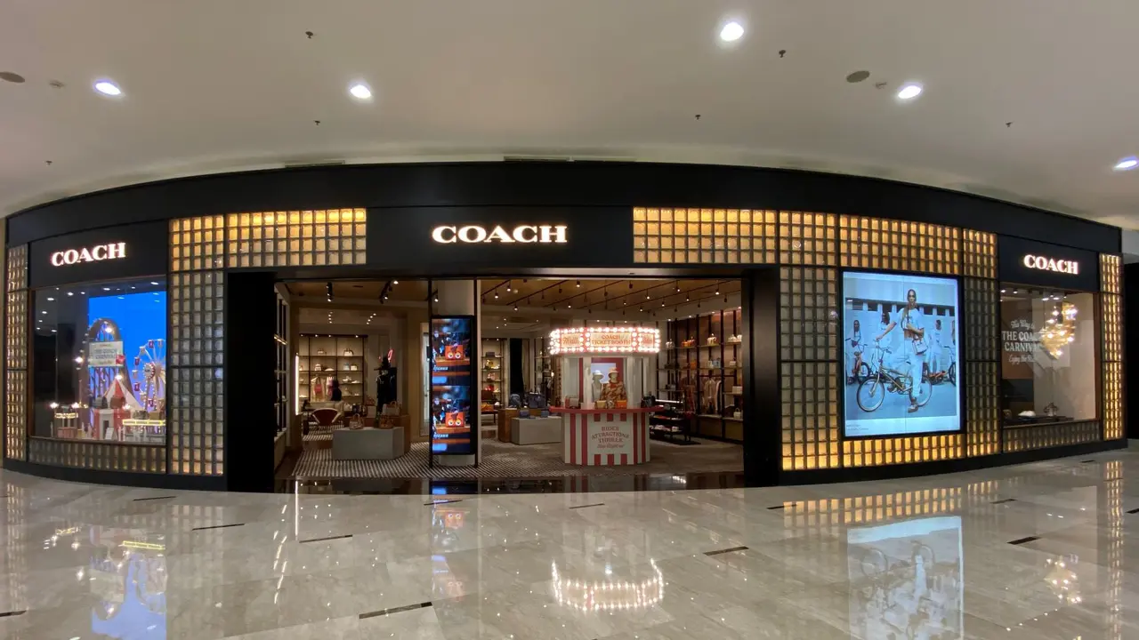 Windows Of The Future Kembali Dihadirkan Coach di Senayan City dengan Konsep Kemeriahan Kota New York