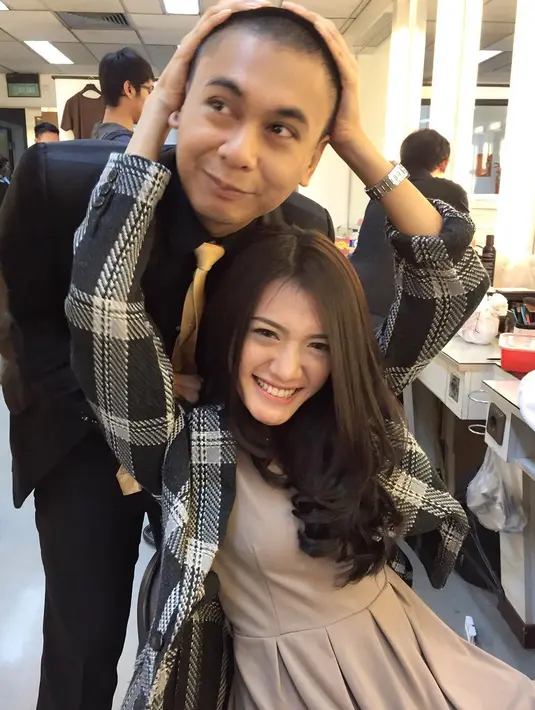 Lewat film Malam Minggu Miko, Dika pun bertemu dengan Anissa. Dan jelang hari bahagianya, begini lah alasan Dika mantap dan yakin memperistri Anissa Aziza. (Instagram/anissaaziza)