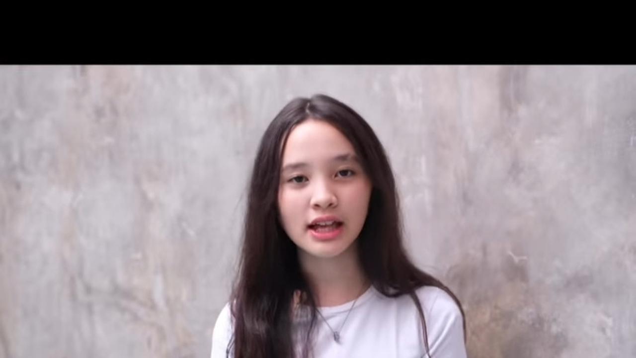 "Bismillah apapun hasilnya nanti, seenggaknya udah mulai satu langkah ya nakk.. insyaa Allah Bia akan selalu support dan ada disamping kamu menemani setiap langkah kamu," lanjutnya.