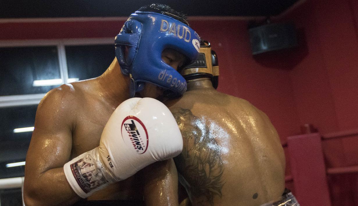 Petinju asal Sukadana, Kalimantan Barat, itu menyatakan telah beberapa kali menonton rekaman Kato saat beraksi di ring. (Bola.com/Vitalis Yogi Trisna)