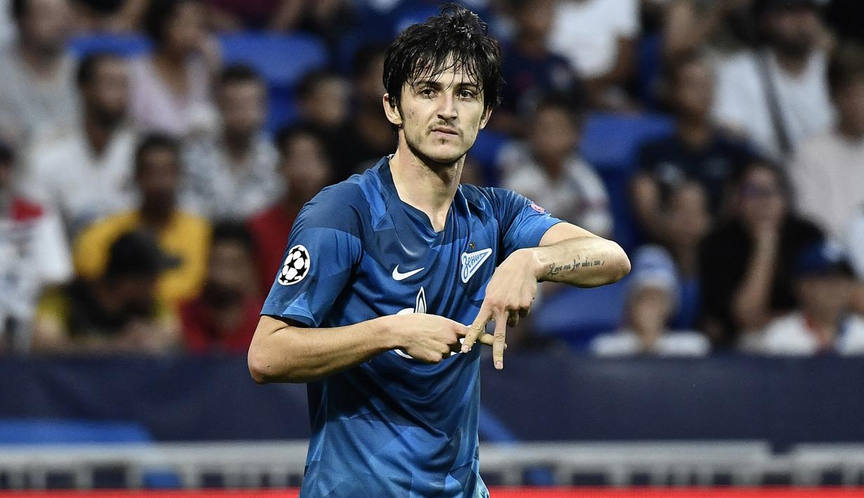 3-6. Sardar Azmoun. Striker asal Iran ini telah mencetak 11 gol dalam penampilannya bersama Rubin Kazan pada musim 2012/2013 hingga 2014/2015 dan 2017/2018 hingga 2018/2019, Rostov musim 2014/2015 hingga 2016/2017 dan Zenit musim 2018/2019 hinga kini. (AFP/Jeff Pachoud)