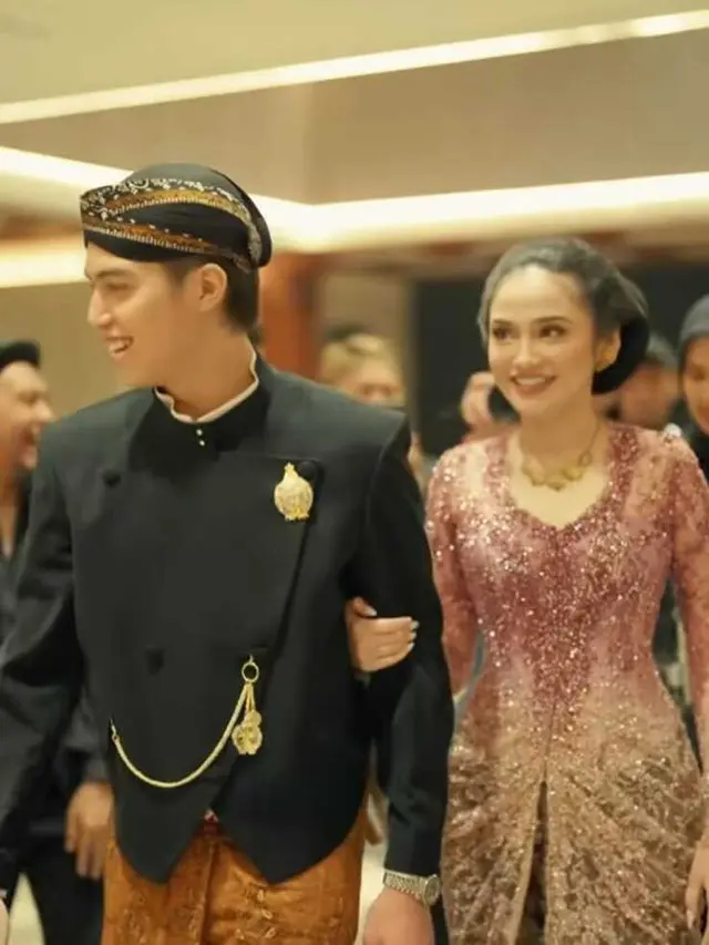 Potret Syifa Hadju Pakai Batik dan Kebaya, Masuk Nominasi Wanita Tercantik di Dunia/ Instagram @elelrumi
