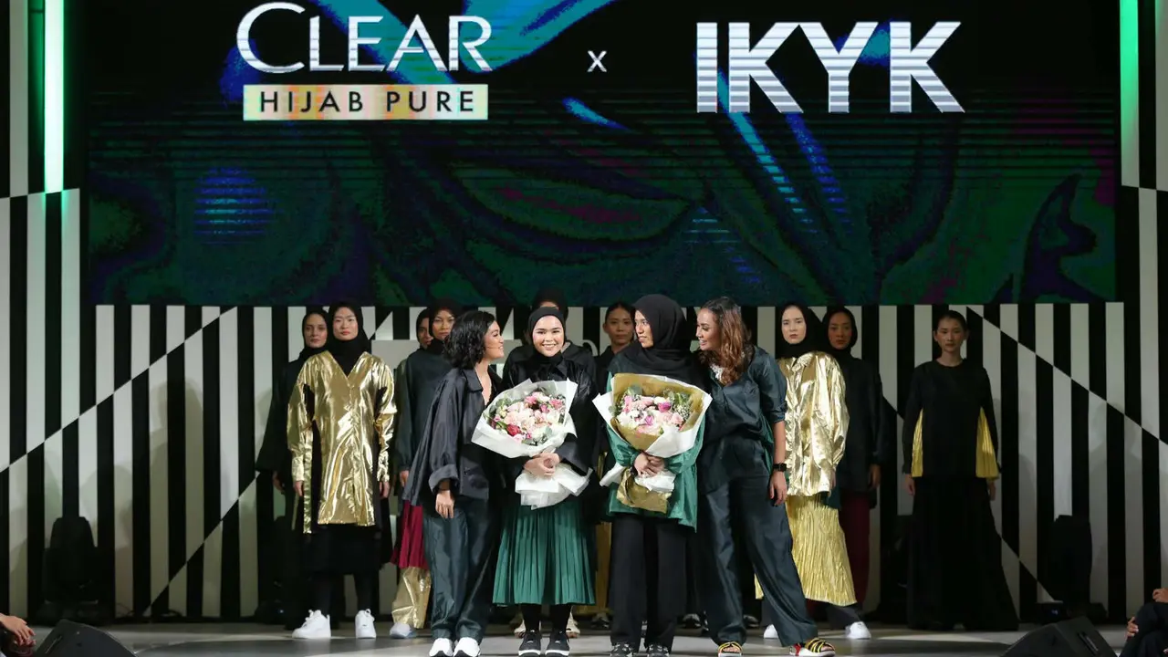 Clear Berkolaborasi Dengan IKYK di Jakarta Fashion Week 2020