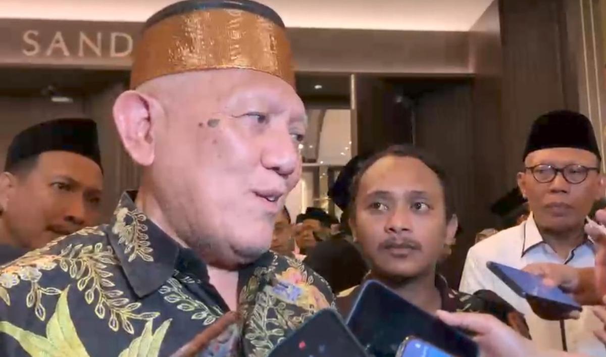 Calon Ketua PBNU KH Abdul Hakim Mahfudz saat menghadirisilaturahmi dan Qanun Asasi dengan warga Nahdliyin di Hotel Claro Makassar.