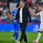 Pelatih Jerman, Julian Nagelsmann, berjalan di lapangan setelah timnya kalah dalam pertandingan kualifikasi Piala Dunia Grup A antara Slovakia dan Jerman di Bratislava, Slovakia, Jumat (5-9-2025) dini hari WIB. (Foto AP/Denes Erdos)