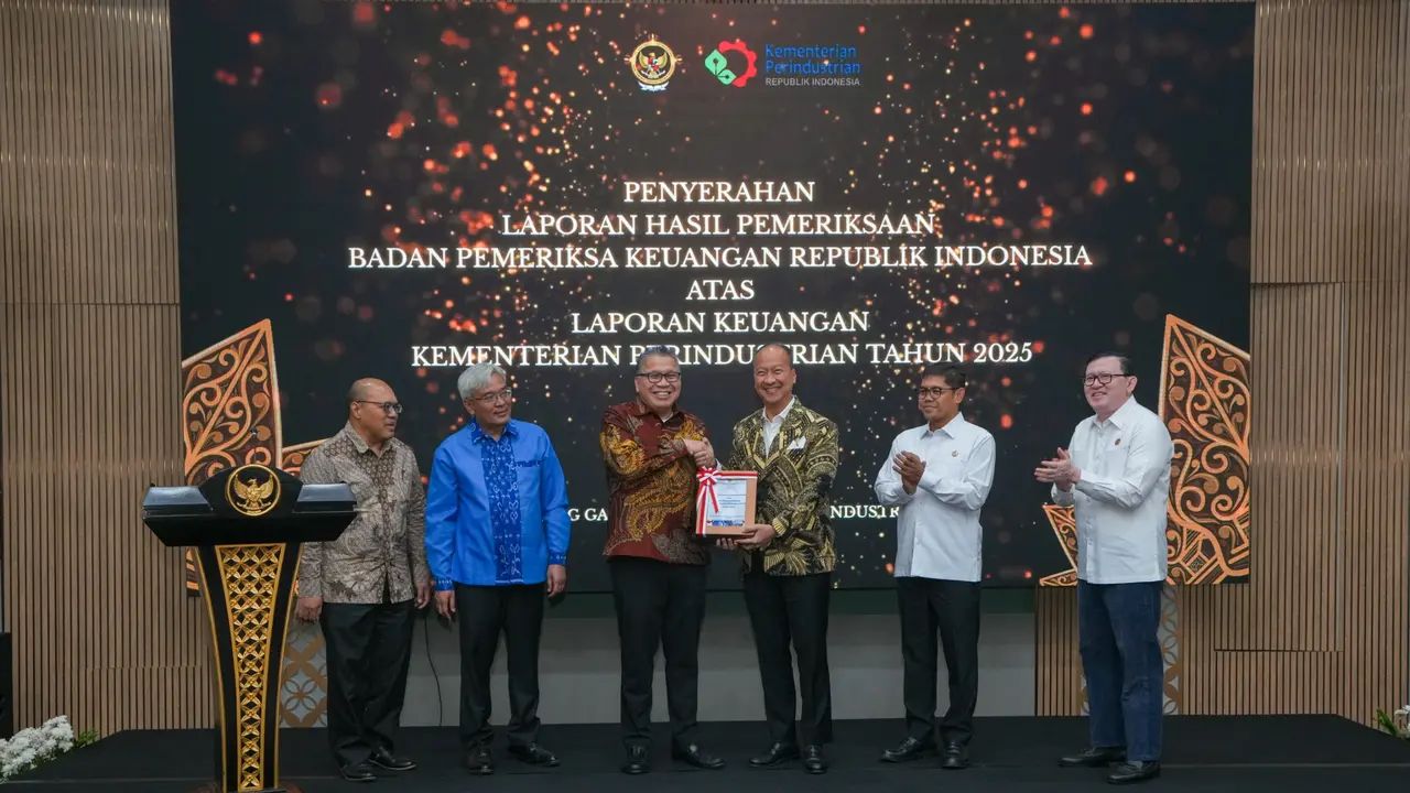 Menteri Perindustrian Agus Gumiwang Kartasasmita