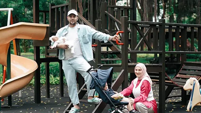 Potret Kebersamaan Irish Bella dan Ammar Zoni Staycation Bareng Kedua Buah Hati