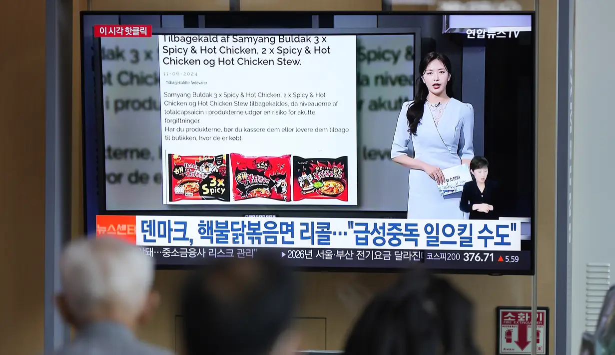 Badan Pengawas Makanan dan Hewan Denmark dalam sebuah pernyataannya menyatakan, tiga produk mi Samyang dinilai memiliki tingkat kepedasan yang berbahaya, dengan komponen aktif cabai.  (AP Photo/Lee Jin-man)