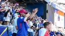 Suporter Prancis memenuhi tribun MetLife Stadium, AS, dan terus memberikan dukungan kepada timnya saat menghadapi Senegal pada pertandingan Grup I Piala Dunia 2026, Selasa (16/6/2026). Mereka menciptakan suasana penuh semangat hingga peluit akhir berbunyi. (KLY Sports/Hery Kurniawan/Adv/{Powerade)