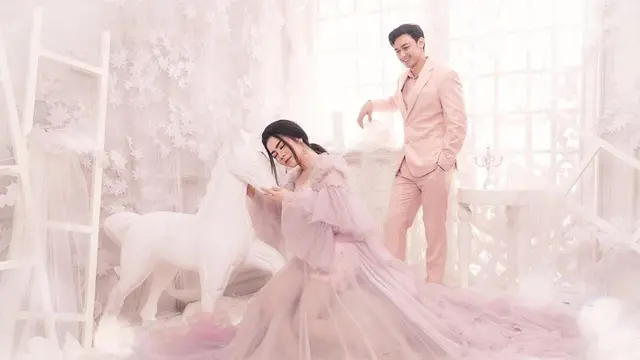 6 Potret Prewedding Caesar Hito dan Felicya, Bertema ‘Awesome Love in a Fairy World’