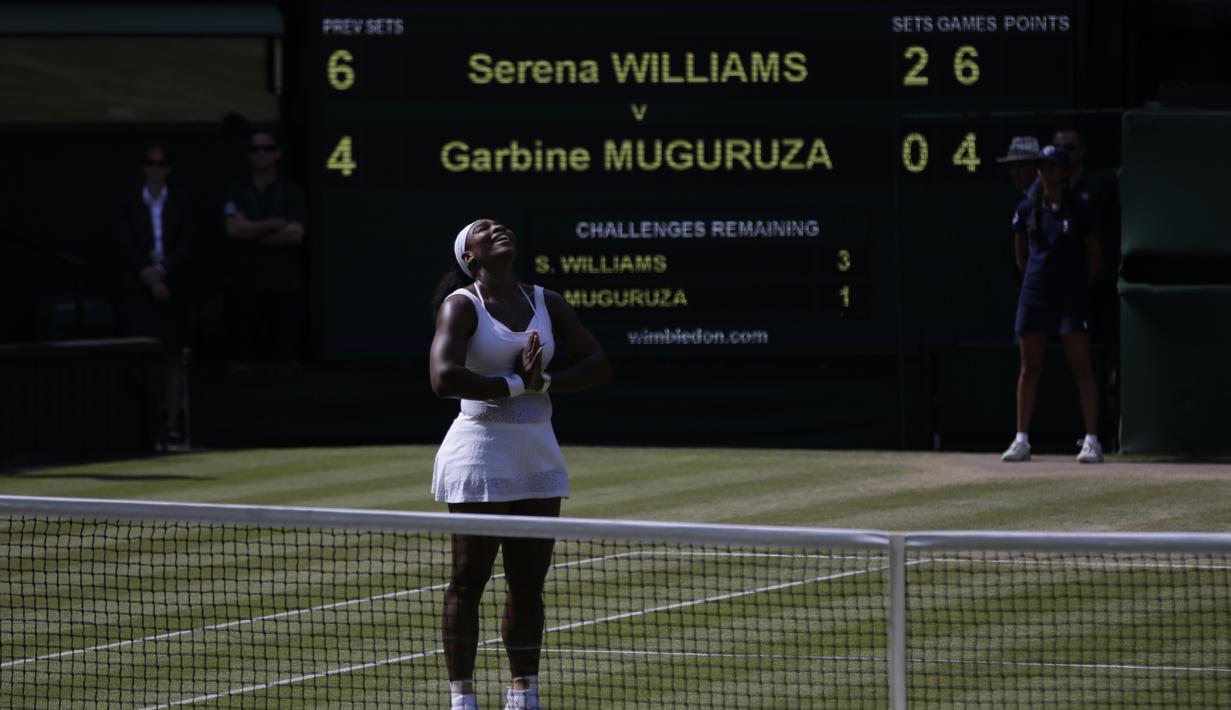 Ekspresi Serena Williams sesaat setelah memenangi Wimbledon 2015. (AP Photo/Pavel Golovkin)