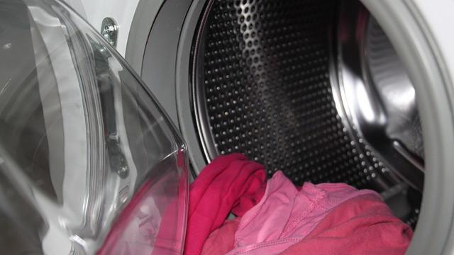 Ilustrasi mencuci hoodie